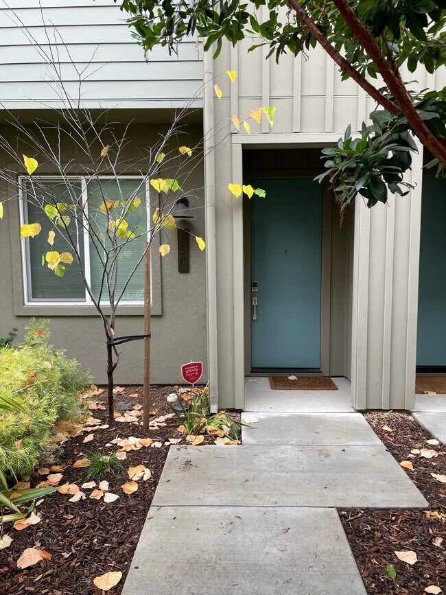 Building Photo - 158 Uptown Cir