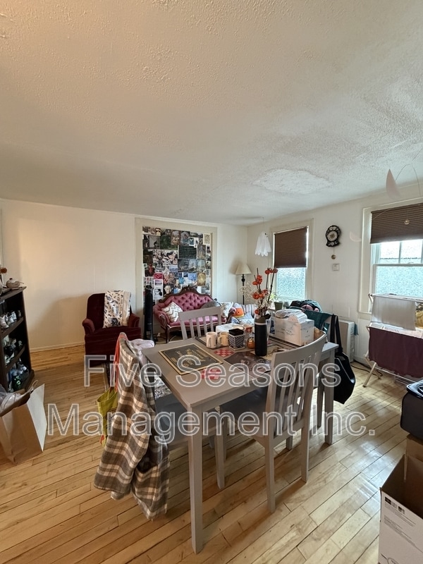 Building Photo - 32 Intervale Ave