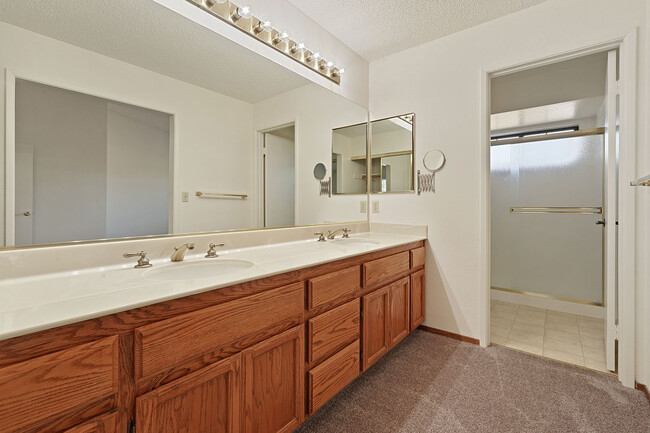 Building Photo - 566 La Corso Dr