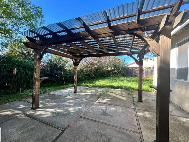 Building Photo - 300 Dedham Ct