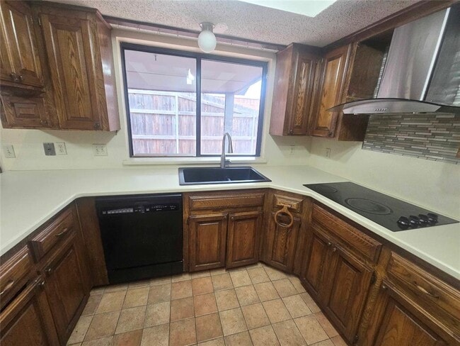 Building Photo - 1212 Kingston Ct