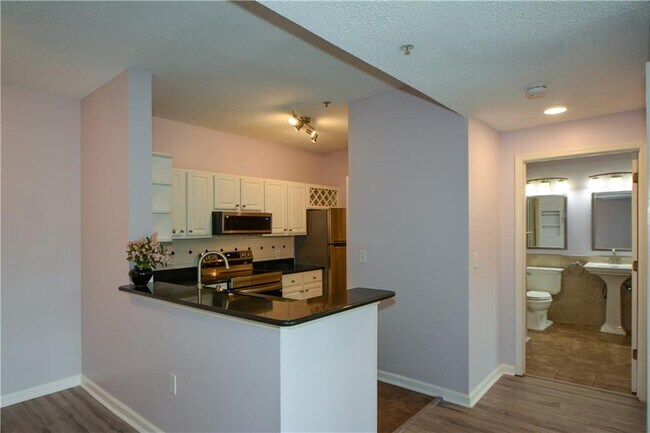 Building Photo - 955 Juniper St NE