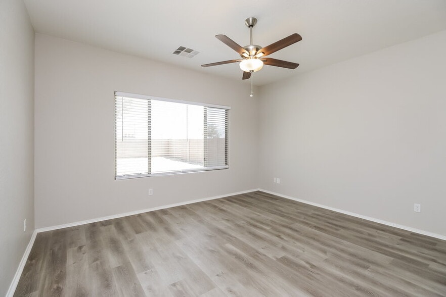 Building Photo - 4723 S 99th Dr