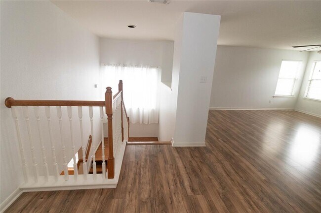 Building Photo - 21534 Pointed Oak Ln