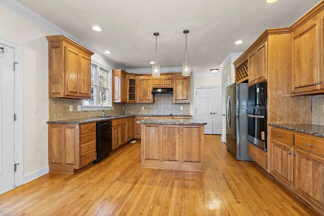 Building Photo - Founders Point