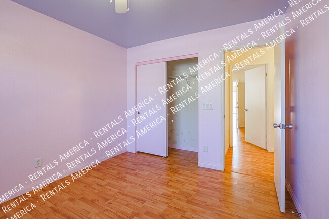 Building Photo - 1104 S 238th Dr