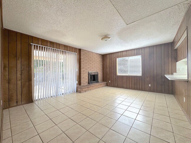 Building Photo - Northeast El Paso 3 bed