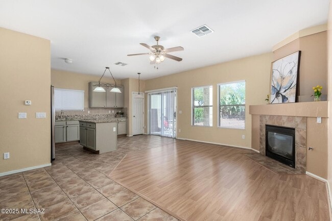 Building Photo - 12996 N Desert Olive Dr