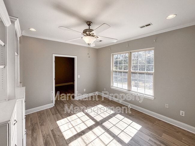 Building Photo - 317 Hunter Rd