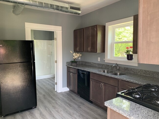 Building Photo - 1029 Walker Ave NW