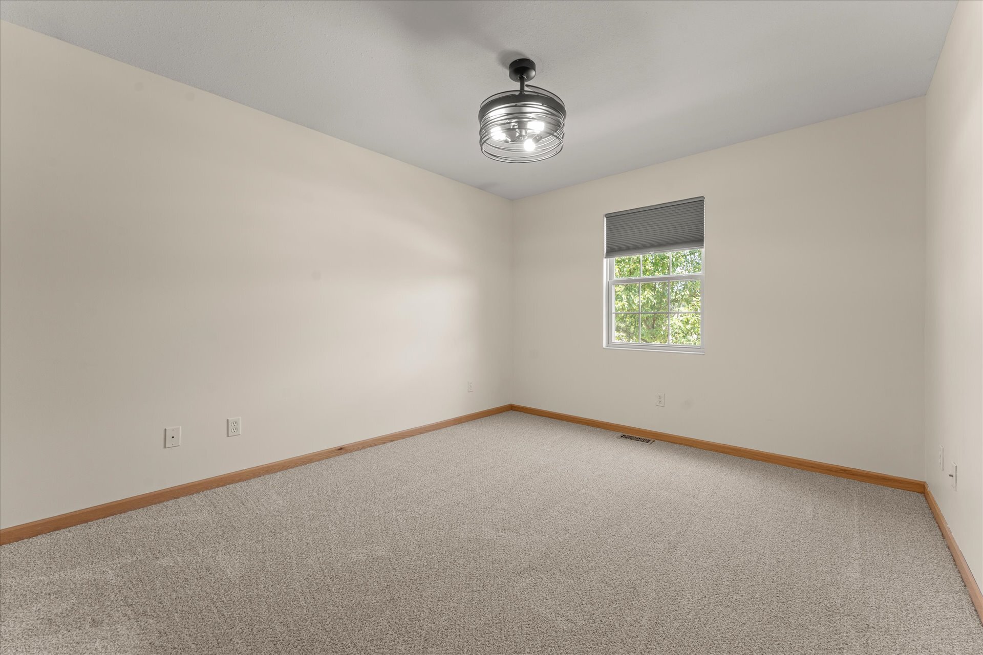 Building Photo - 1203 Windwood Ln