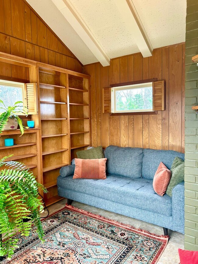 Building Photo - Brighton / Twelve Corners 3BR – Fully Furnished with Private Yard