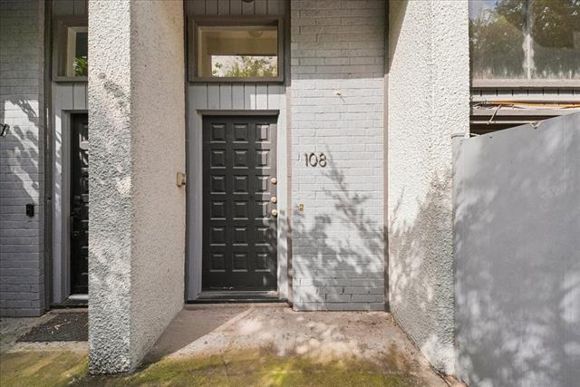 Building Photo - 3618 Gillespie St