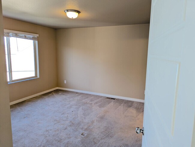 Building Photo - Banning Lewis home on Timberlake Loop for Rent!!