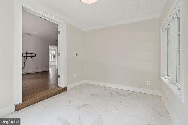 Building Photo - 3712 Fordham Rd NW