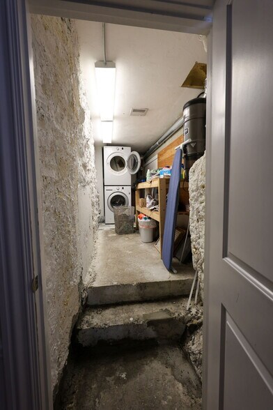 Building Photo - 127 Nonantum St