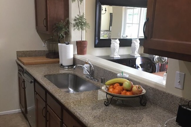 Building Photo - 5310 Colodny Dr