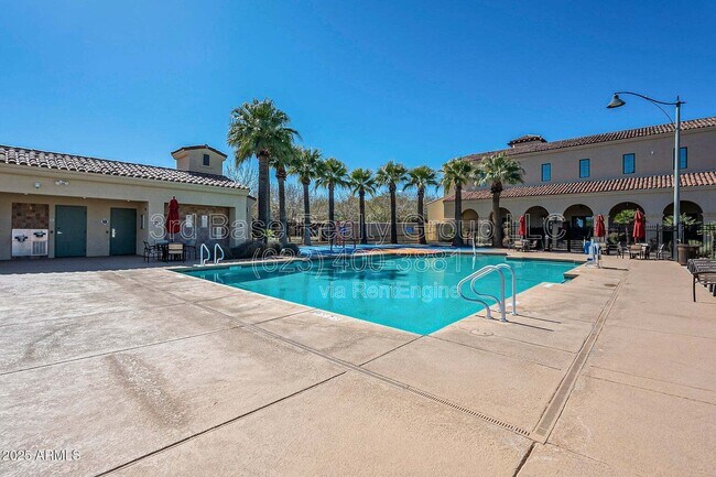 Building Photo - 20363 W Sells Dr