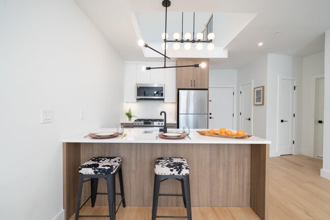 Building Photo - 10 Brinkerhoff St