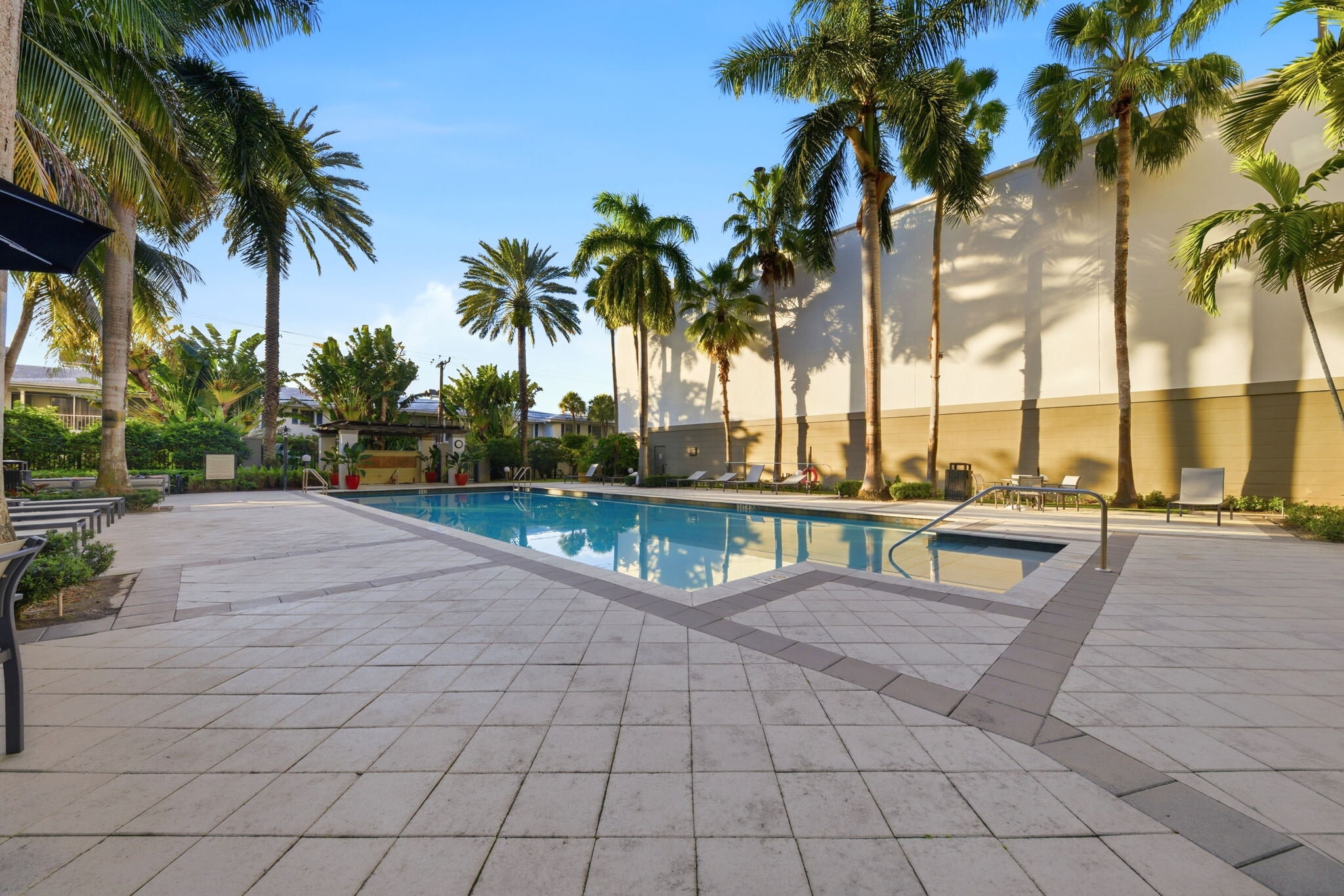 Building Photo - 2421 NE 65th St