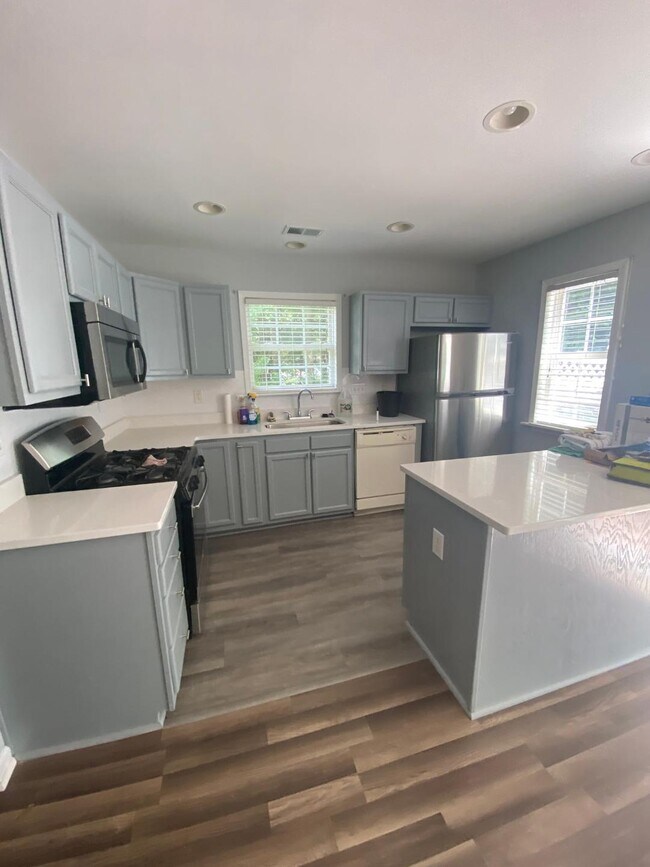 Kitchen - 10660 Holly Ridge Blvd