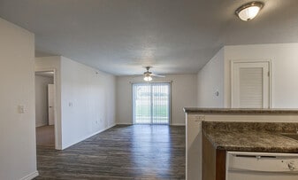 Building Photo - Embassy Ozark