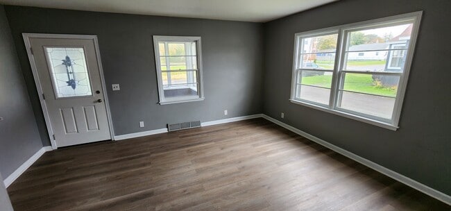 Building Photo - 925 Calvert St