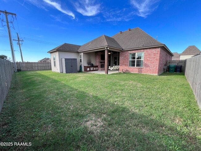 Building Photo - 100 Birchview Dr