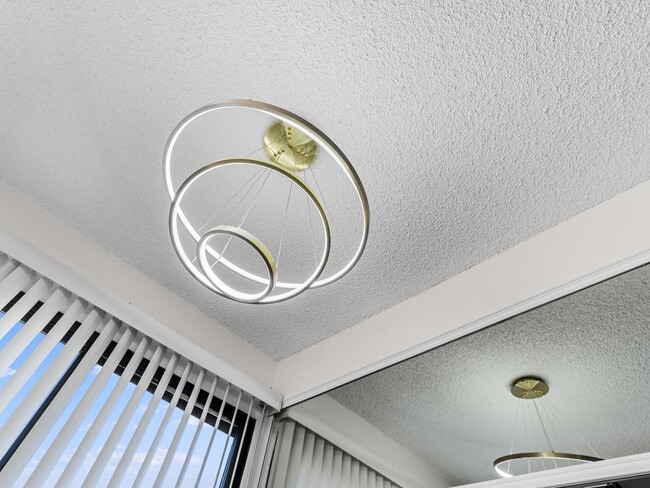 Building Photo - 1168 E 10th St