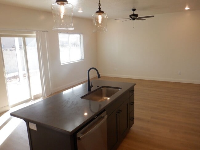 Building Photo - 3 Bed - 2.5 Bath, Newer Construction, Larg...