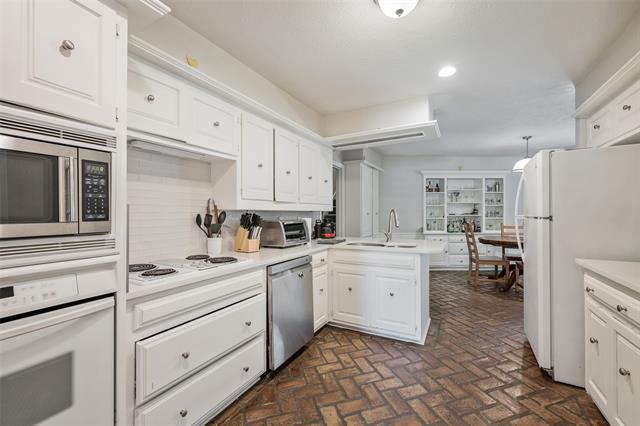 Building Photo - 6129 Glennox Ln