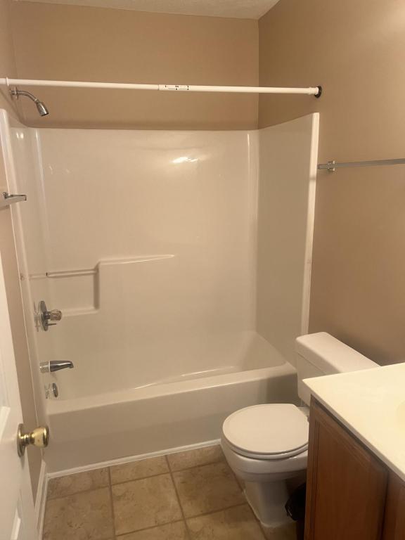 Building Photo - 549 White River Dr