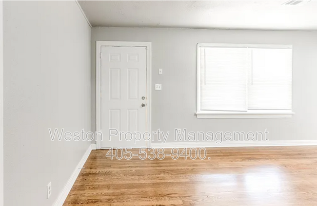 Building Photo - 1217 NE 43rd St