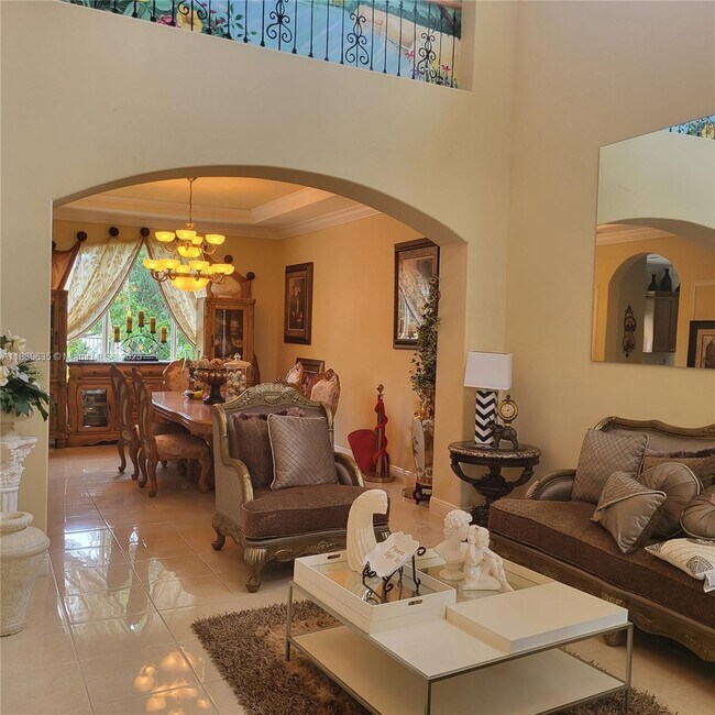 Building Photo - 5029 Forest Dale Dr