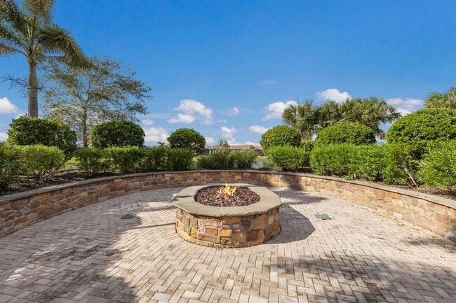 Building Photo - 8720 Bellussi Dr