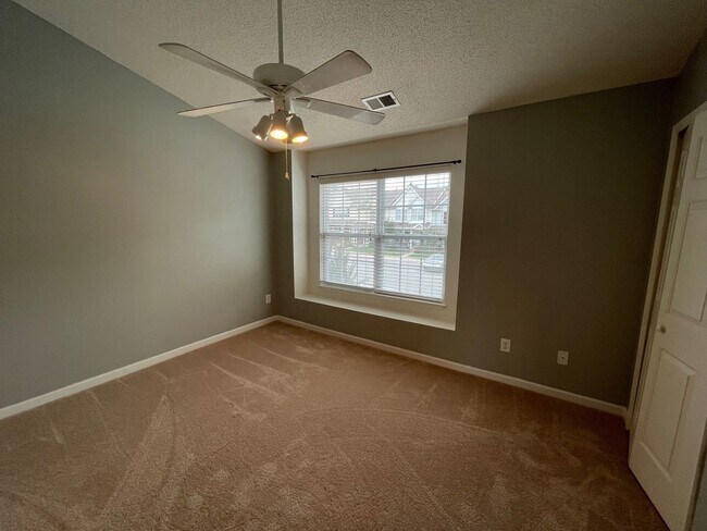 Building Photo - 6440 Coral Vine Way