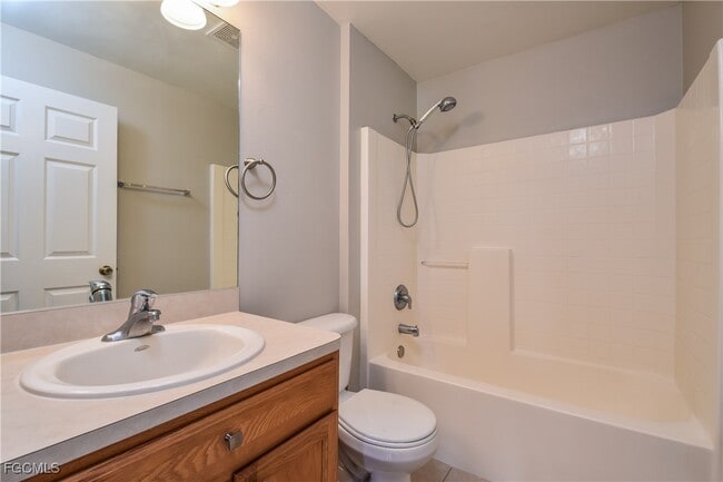 Building Photo - 2229 NW Juanita Pl