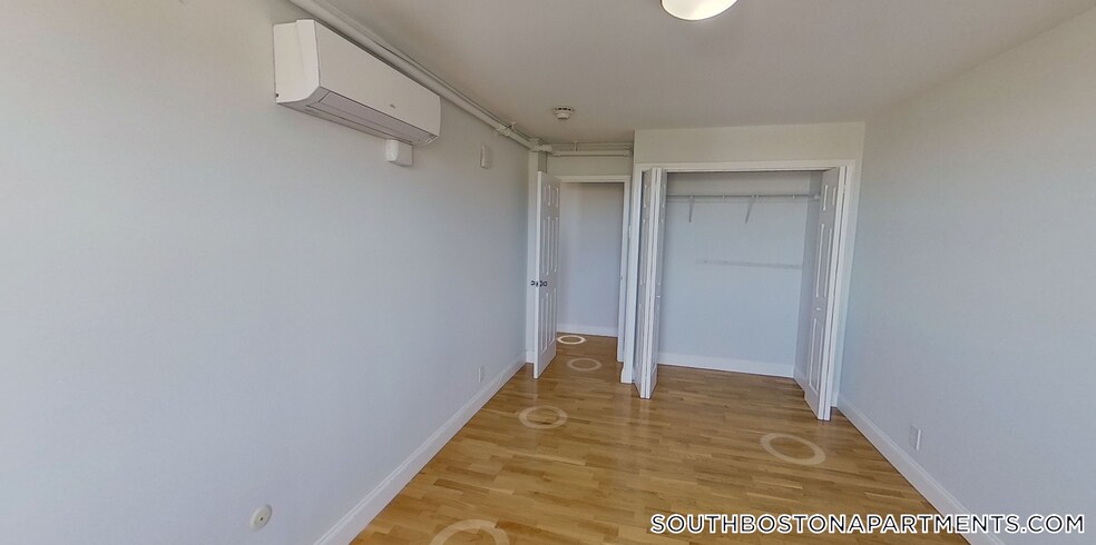 Building Photo - 1410 Columbia Rd