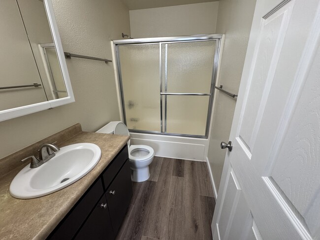 Building Photo - 114 Church St