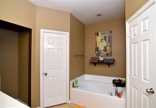 Building Photo - 122 Chinaberry Trail