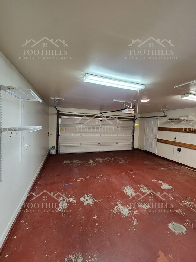 Building Photo - Beautiful 3-Bedroom Brick Home with Sunroo...
