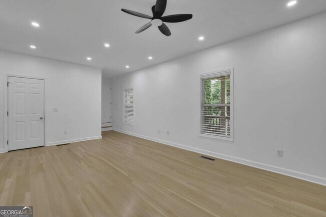 Building Photo - 902 Whistler Ln