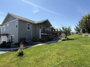 Building Photo - 49 Tara Ln
