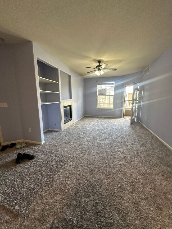Building Photo - 2 bedroom 2 bathroom Condo in Erie