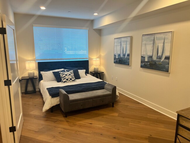 Building Photo - Brand New 2 bed 2 bath Townhome Rolling Hills Estates