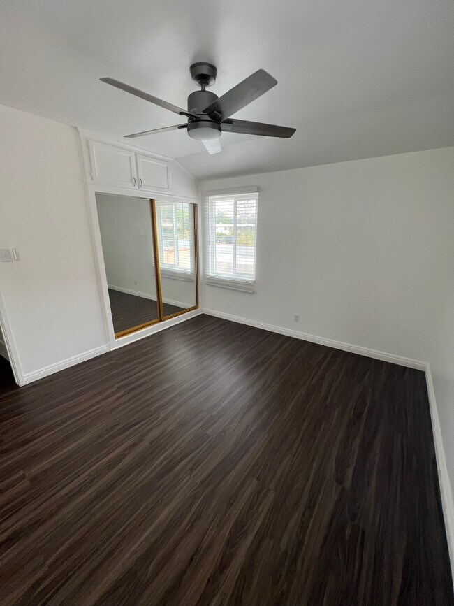 Building Photo - 3738 Carmona Ave