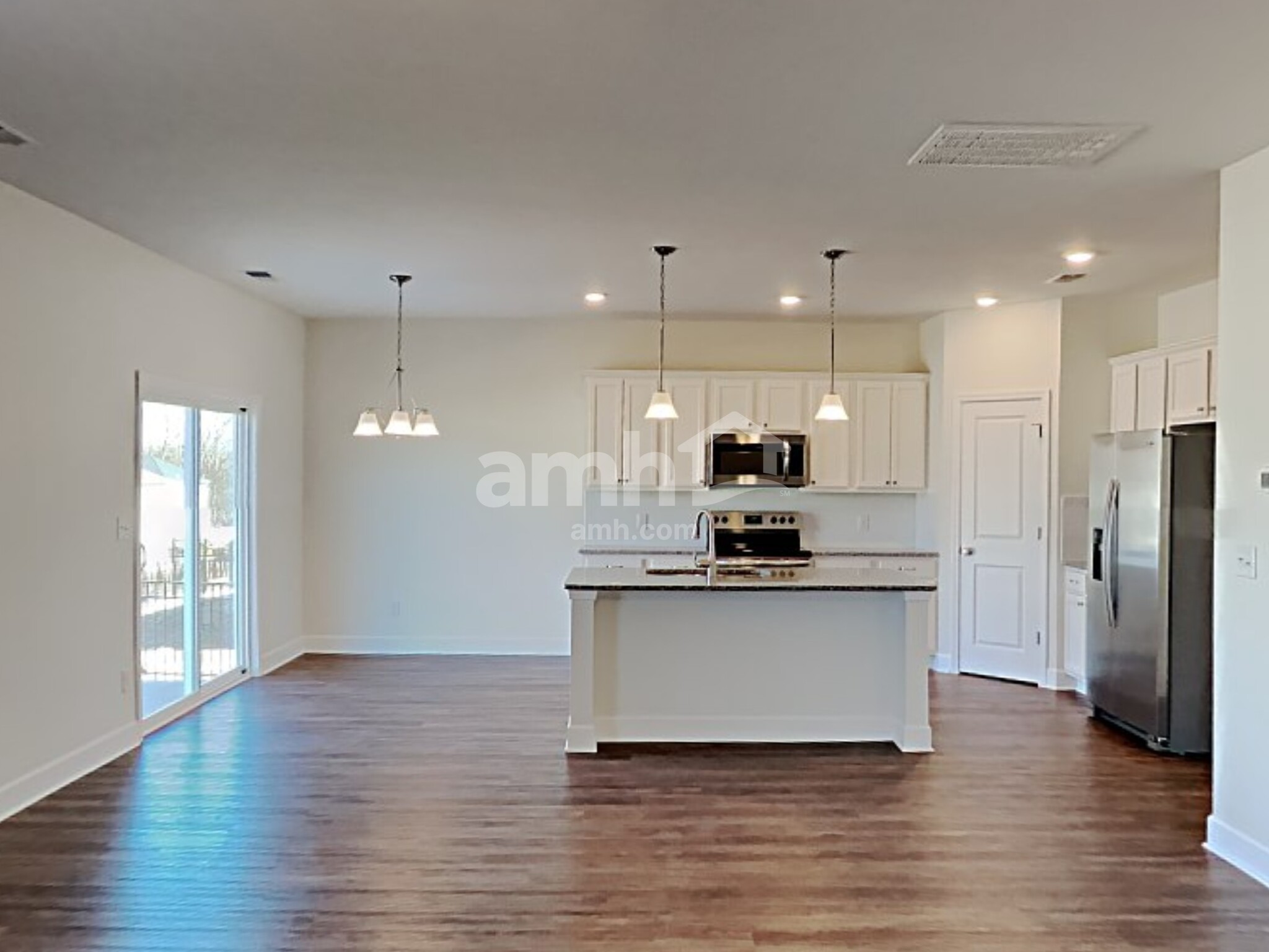 Building Photo - 950 Colonnade Dr