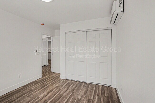 Building Photo - 1060 37th St