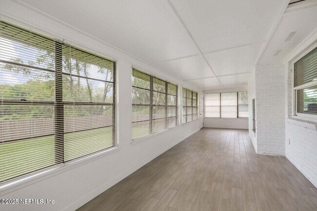 Building Photo - 5609 Hyde Park Cir