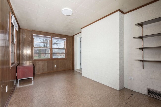 Building Photo - 3706 Chevy Chase Rd